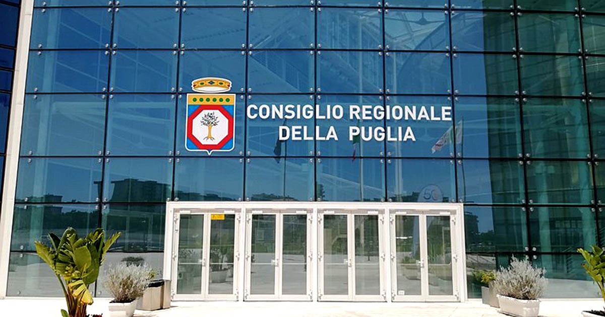 https://www.quotidianodelsud.it/wp-content/uploads/2021/08/Consiglio-Regionale-della-Puglia.jpg