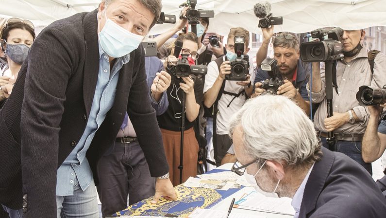 Referendum sul reddito di cittadinanza, l’ultimo dispetto di Renzi a Pd e Conte