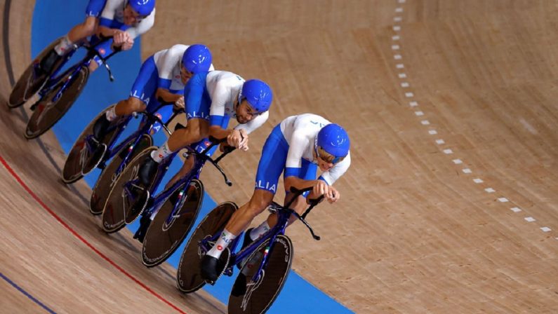 Tokyo 2020, medaglia d'oro nell'inseguimento maschile del ciclismo su pista