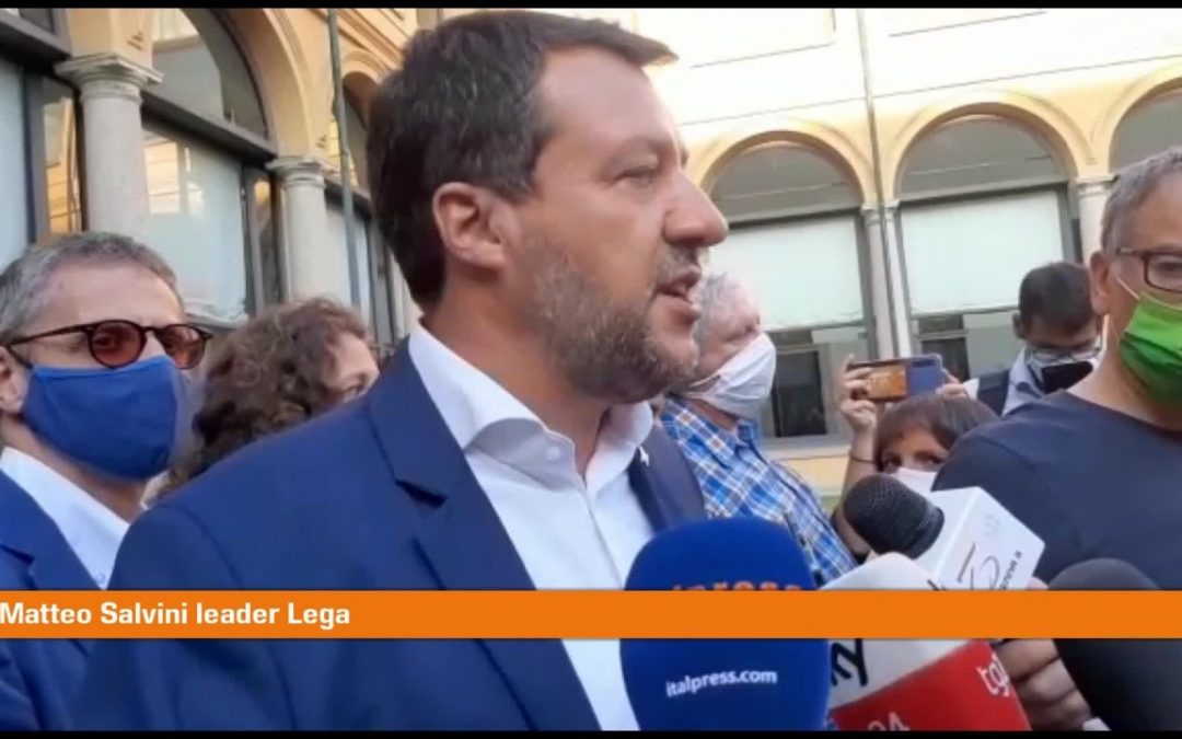 Vaccino, Salvini “Obbligo dovrebbe prevedere risarcimenti”