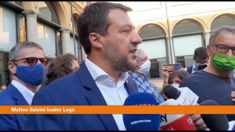 Vaccino, Salvini “Obbligo dovrebbe prevedere risarcimenti”