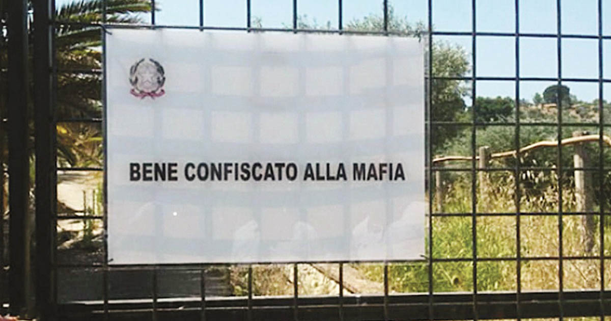 Beni confiscati, in Calabria la metà dei comuni non pubblica gli elenchi