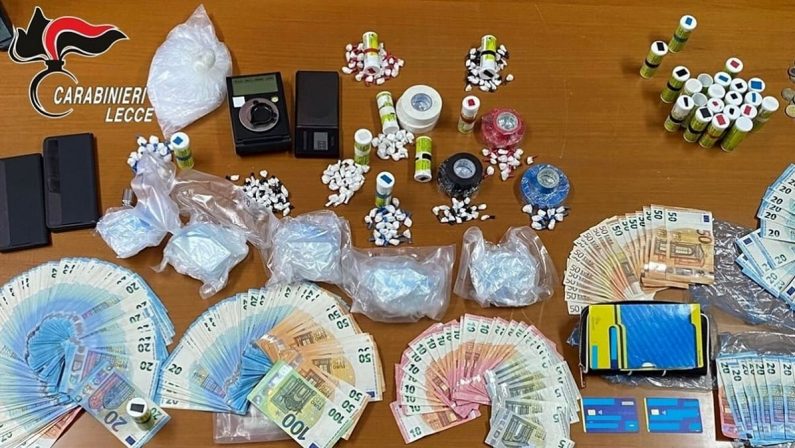 Droga, trovato con 7 etti di cocaina in casa: arrestato un 42enne nel Leccese