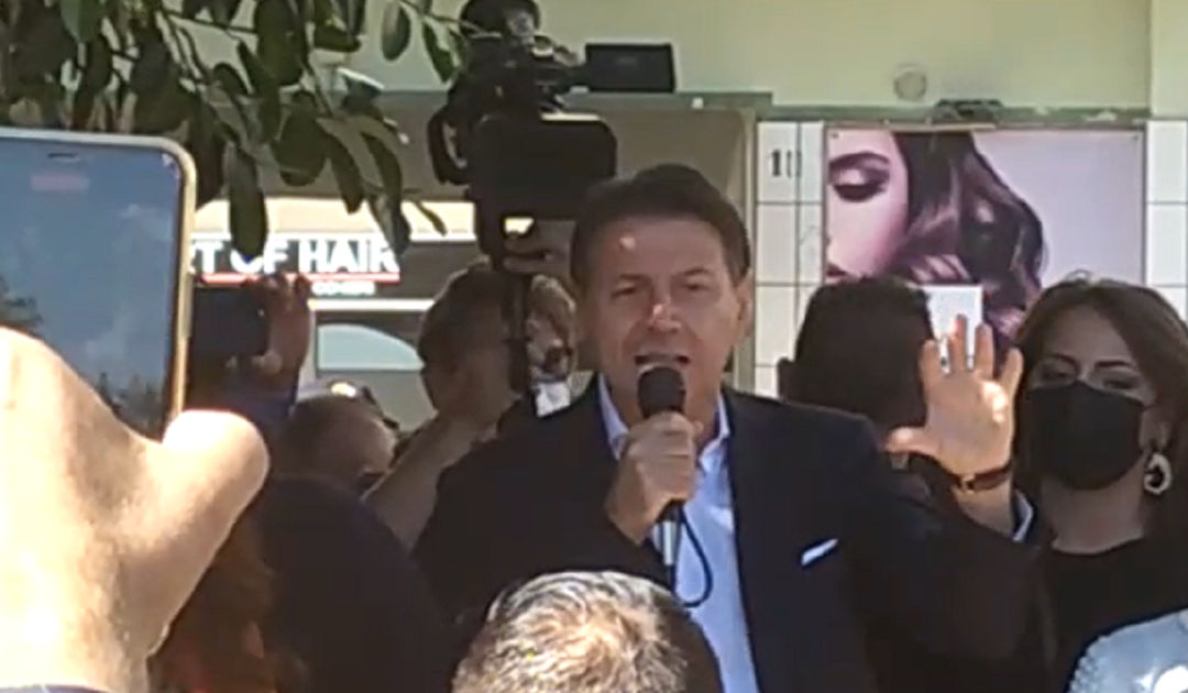 VIDEO – Conte in Calabria: «Basta cure e studi al Nord, investire qui per creare lavoro»