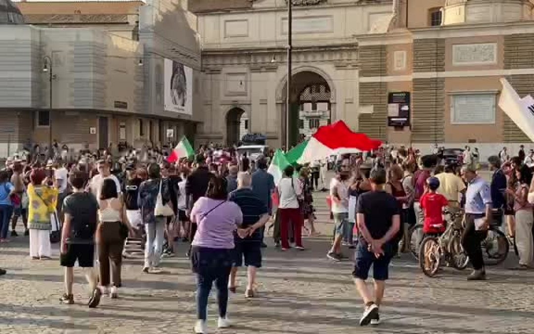 No Vax, manifestazione in piazza a Roma