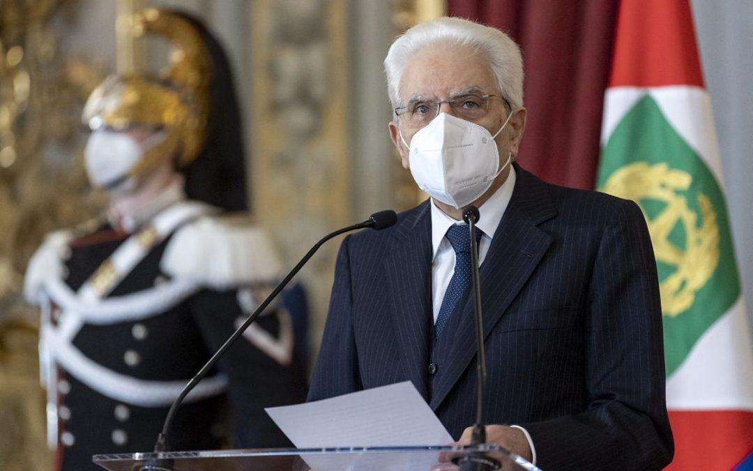 Mattarella “Non lasciare gli anziani indietro nello sviluppo digitale”