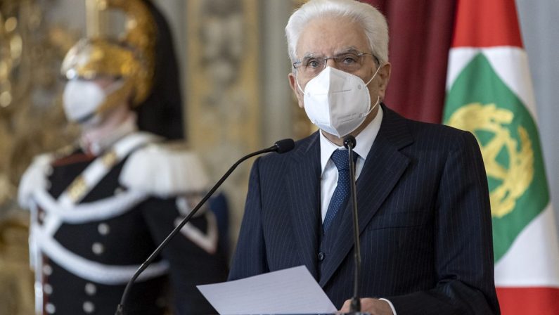 Mattarella “Non lasciare gli anziani indietro nello sviluppo digitale”