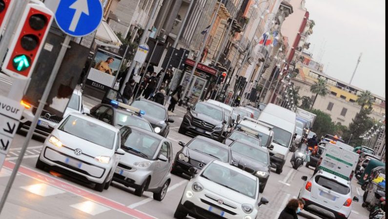 Crisi “Per rilancio settore auto ecobonus e revisione fiscalità”