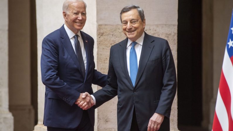 Biden a Draghi “Lavoro straordinario per una nuova economia”