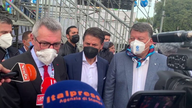 Manifestazione antifascista, Landini: “Qui per la democrazia di tutti”