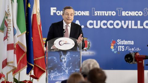 Mario Draghi Scuola Bari