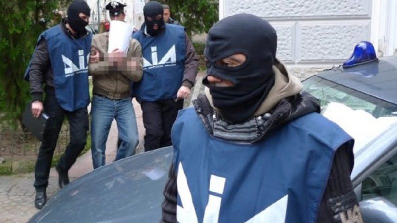 ‘Ndrangheta al Nord, sette arresti a Milano: legami con i Pesce-Bellocco
