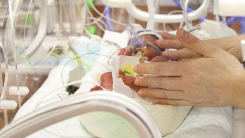 Virus sinciziale, terzo neonato ricoverato in Calabria. Le precauzioni consigliate