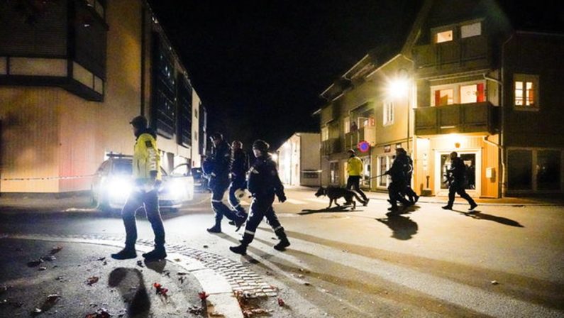 Strage con arco e frecce in Norvegia, sale a cinque il bilancio delle vittime