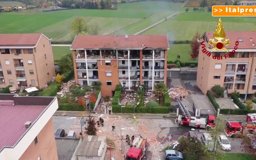 Esplosione e crollo palazzina a Pinerolo, morta un’anziana