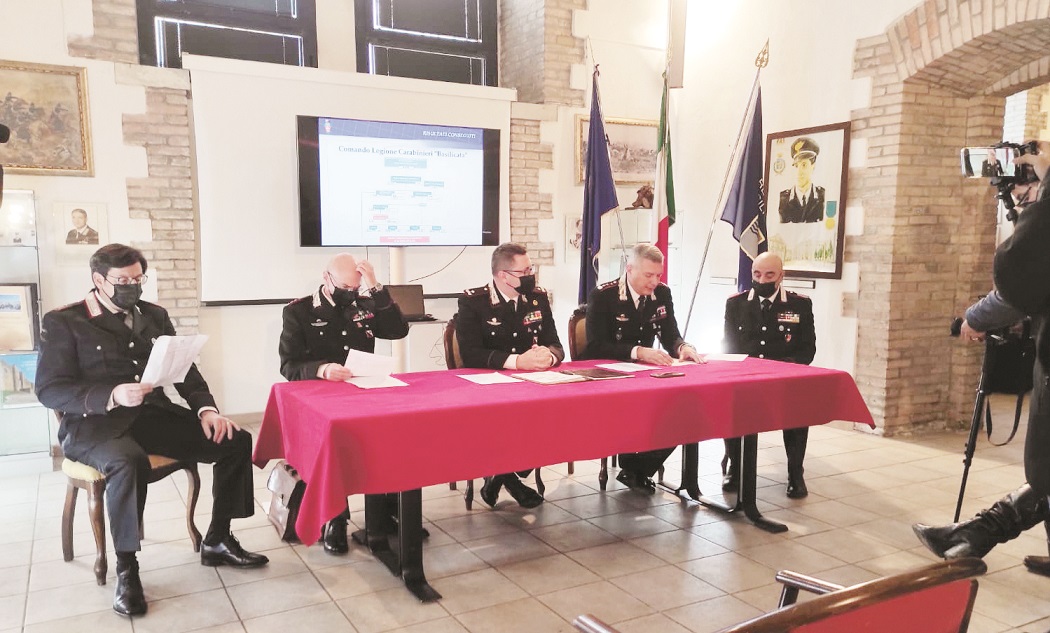 La conferenza stampa dei carabinieri