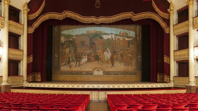 Raccolta fondi per il sipario storico del Rendano, a Cosenza torna "La Traviata"