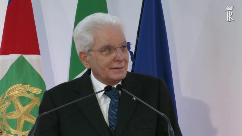 Covid, Mattarella “Senza la scienza il mondo sarebbe in ginocchio”