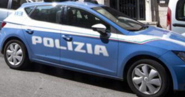 Reggio, speronano dopo un furto l’auto della polizia. Arrestati