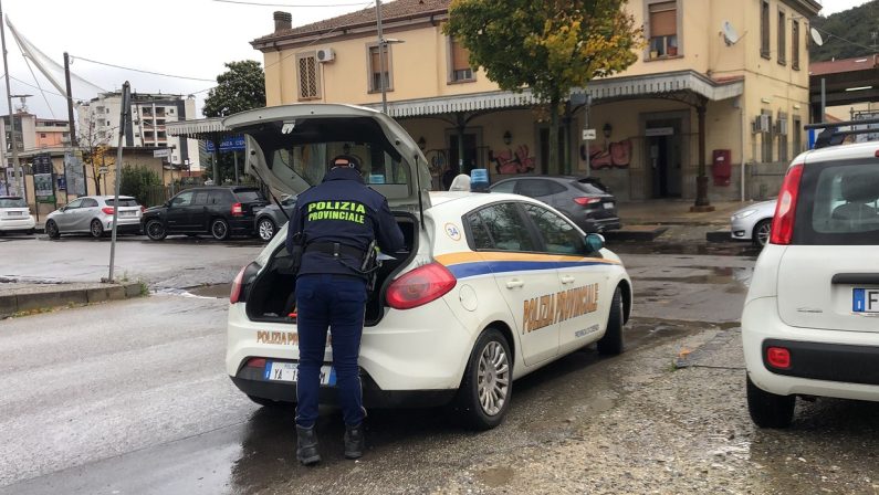 Obbligo Green Pass, controlli a Cosenza sui mezzi di trasporto ma pochi usano le mascherine - VIDEO