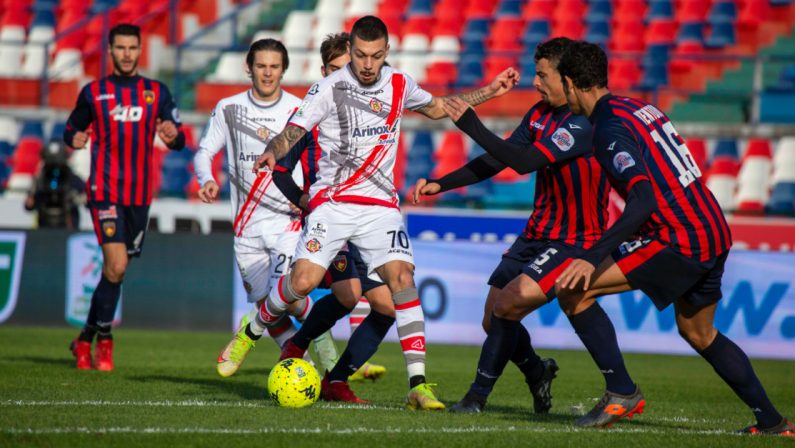 Cosenza, è buio pesto: con la Cremonese quinta sconfitta in sei partite