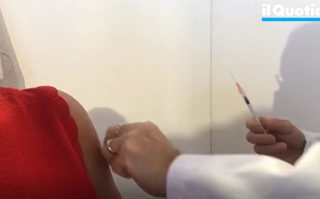 «I 25 euro ai medici per le vaccinazioni? Solo una promessa di Occhiuto»