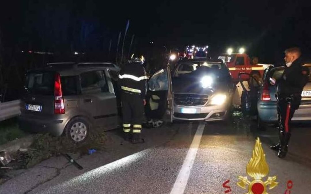 L'incidente tra le tre autovetture