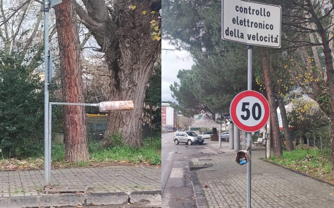 Il finto autovelox piazzato lungo via Popilia (foto F. Greco)