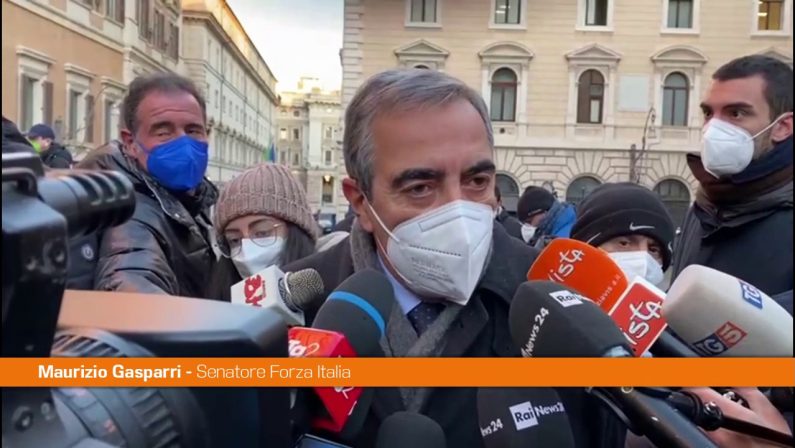 Governo, Gasparri “Draghi resti a Palazzo Chigi”