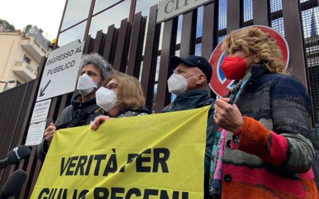 Il sit-in per Giulio Regeni davanti al Tribunale di Roma