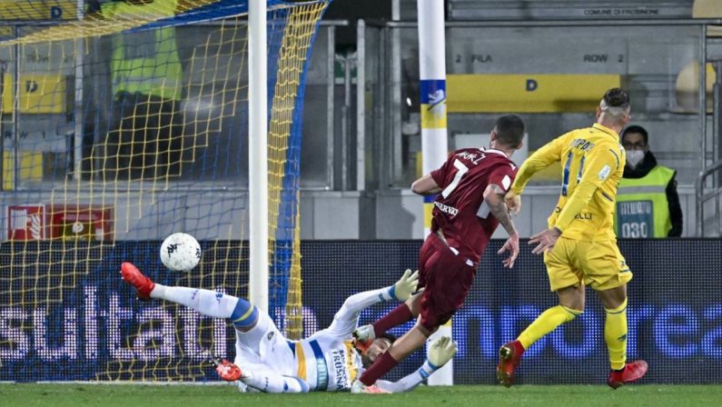 Serie B, la Reggina si schianta a Frosinone: 3-0 per i padroni di casa