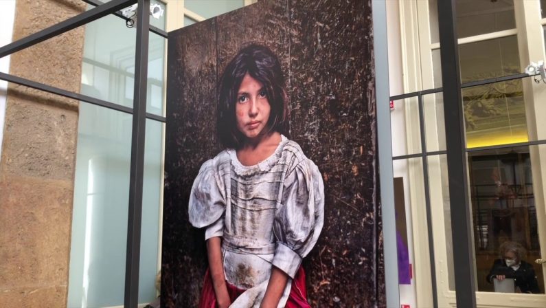 A Palermo la mostra-denuncia di McCurry per le donne afghane