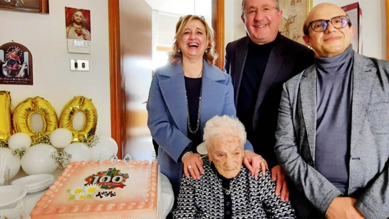 Tolve, i 100 anni di Maria Luigia: la festa e gli auguri dal Papa