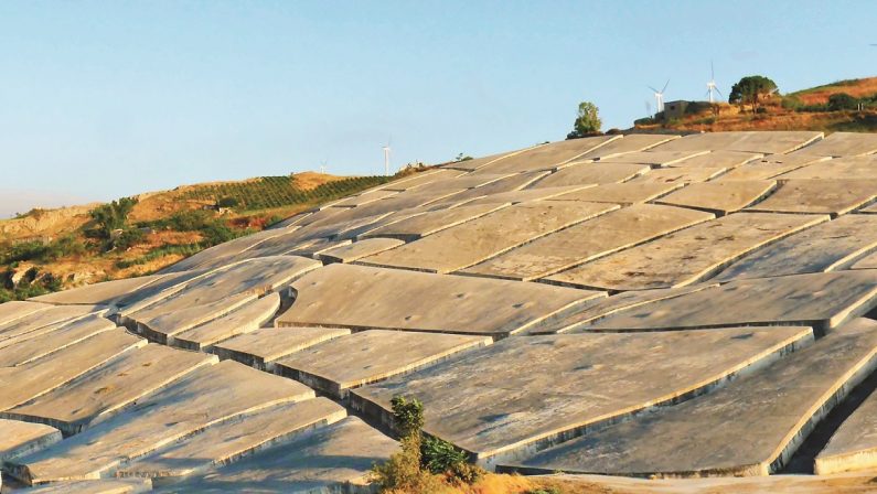 Il Grande Cretto di Burri, l’impatto imponente da apocalisse dell’arte