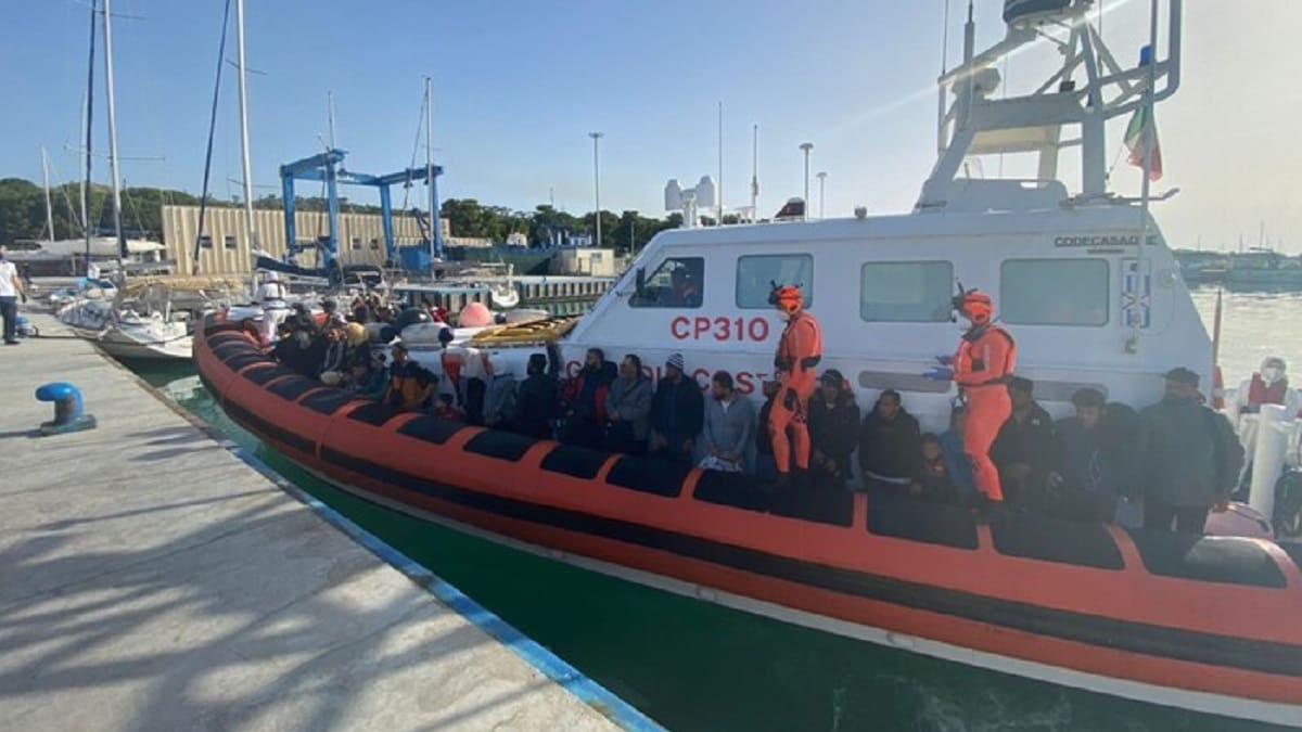 Roccella Ionica: nuovo sbarco di migranti nella Locride