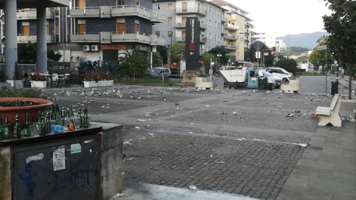 Alcoltest nella piazza della movida per sensibilizzare i giovani:  l'iniziativa