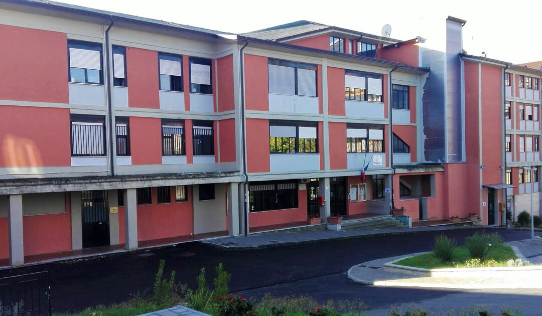 «Scioperate o vi sgozzo» le inquietanti minacce in chat al liceo