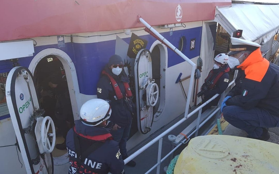 Gioia Tauro, sbarcati i 27 migranti siriani a bordo della Rise Above