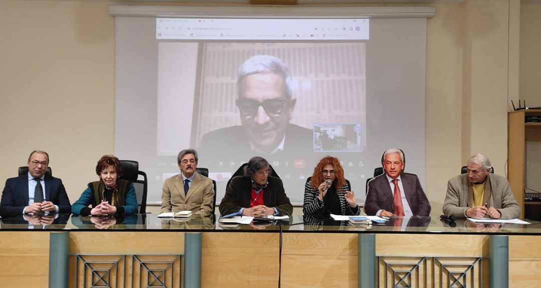 I relatori della presentazione col cartonato di Marcello Manna (intervenuto poi a distanza)