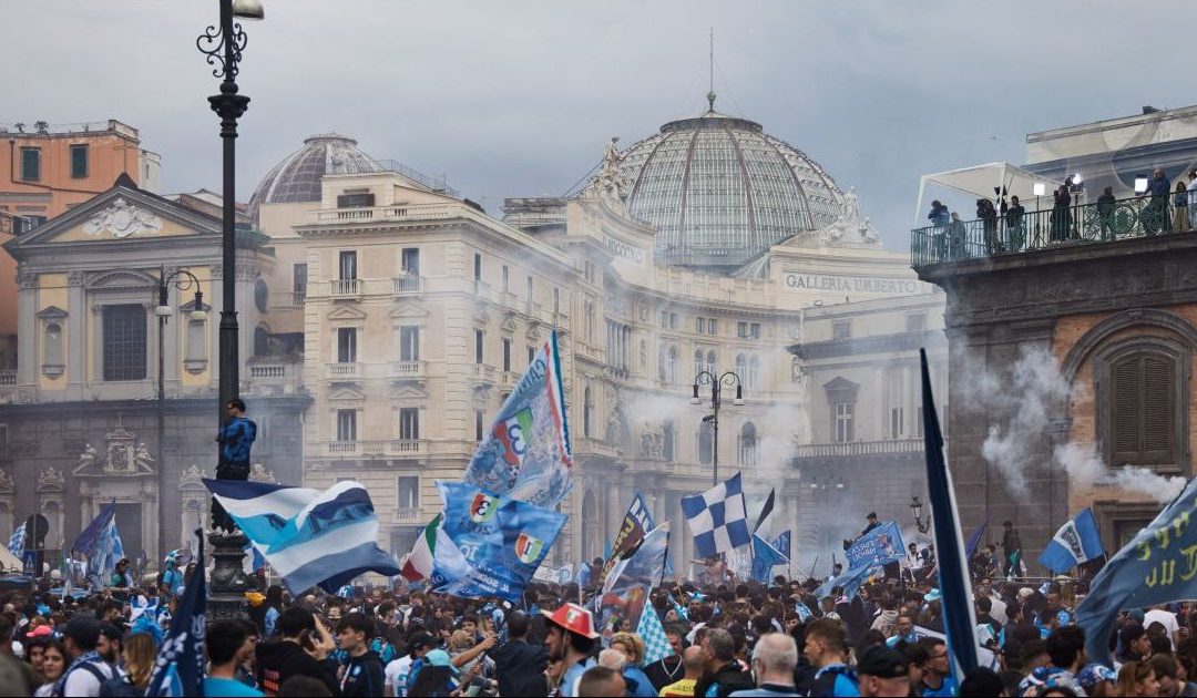 La festa dei tifosi a Napoli