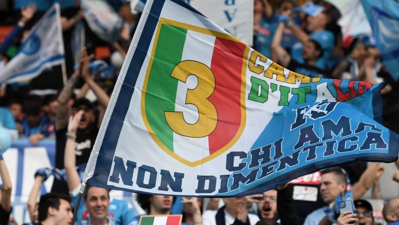 NAPOLI LO SCUDETTO DELLA CAPITALE DEL MONDO CAPOVOLTO