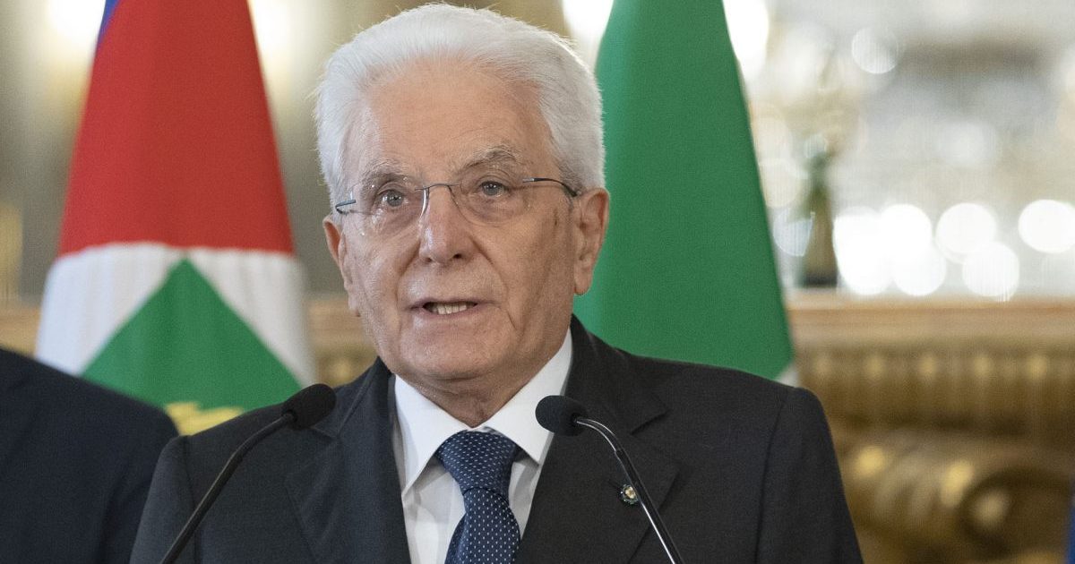 https://www.quotidianodelsud.it/wp-content/uploads/2023/05/Mattarella-ufficio-stampa-Quirinale-e1727862798364.jpg