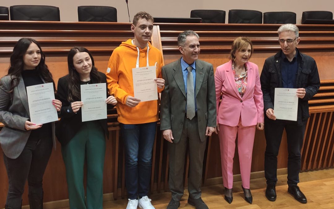 Il rettore Leone con i premiati