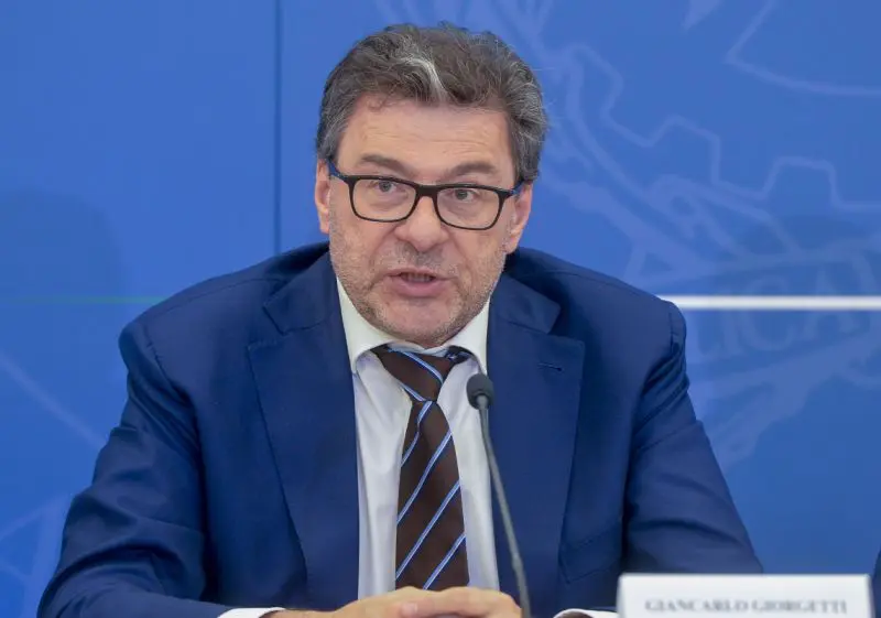 Giorgetti “Fare debito solo su investimenti per crescita del Paese”