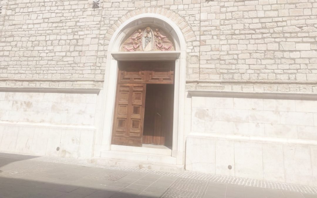 Chiesa della Trinità, nella prima domenica aperta curiosità più che meditazione