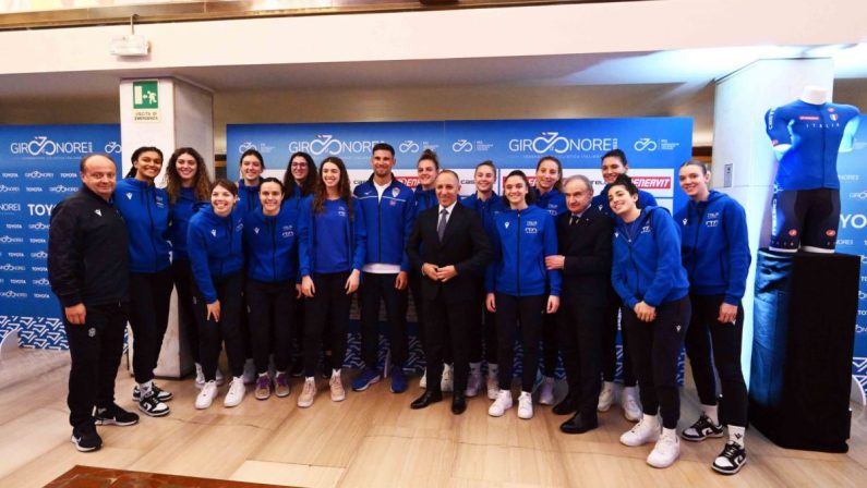 Le azzurre del basket ospiti al “Giro d’Onore”