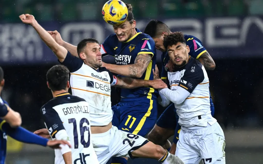 Il Lecce scappa, il Verona lo riprende: 2-2 al Bentegodi