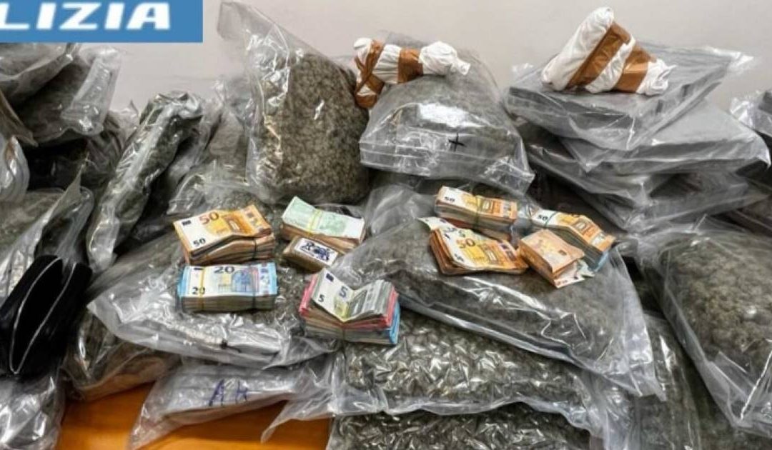 Il quantitativo di droga e pistola sequestrati al 40enne di Napoli