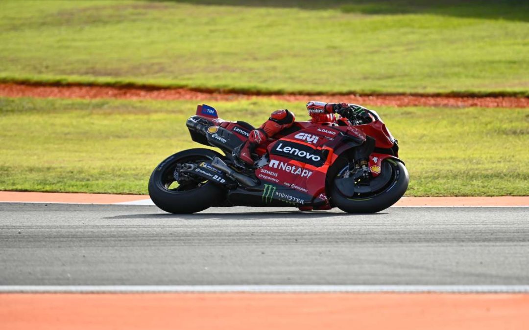 Bagnaia vola nel pomeriggio di Jerez, Vinales e Marquez dietro