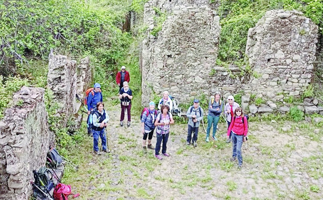 Un gruppo di escursionisti ad Africo vecchio